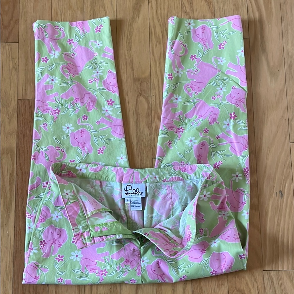 Super cute Lilly Pulitzer, lightweight cotton Capri pants size 8